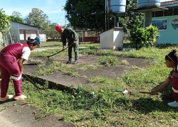 Avanzan los trabajos de mejores en centros educativos y de salud.