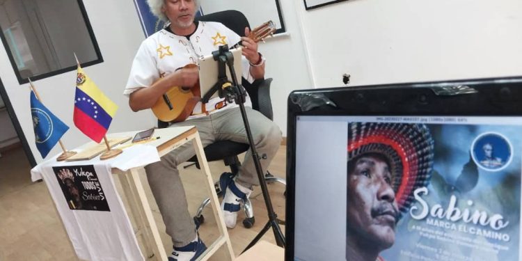 Realizan conversatorio “Sabino marca el camino” a 10 años de su siembra 1 En la actividad participó el reconocido trovador y poeta mirandino, Leonel Ruiz.