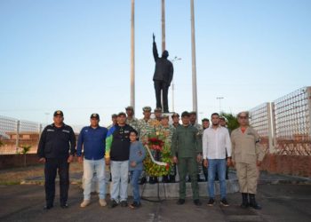 Autoridades civiles y militares de Cedeño encabezan los actos protocolares por los 10 años de la siembra del comandante Chávez. (Foto: Cortesía)