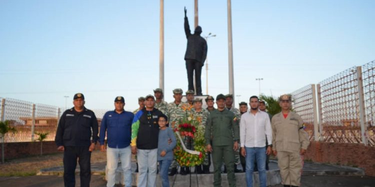Rinden homenaje al Comandante Supremo en Cedeño 1 Autoridades civiles y militares de Cedeño encabezan los actos protocolares por los 10 años de la siembra del comandante Chávez. (Foto: Cortesía)