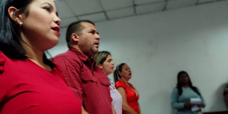 Mujeres zamoranas celebraron su día internacional con espíritu de lucha 1 El alcalde Oscar Cedeño y la primera dama del municipio Ezequiel Zamora, Rosa Millán, encabezan la actividad en el marco del Día Internacional de la Mujer. (Foto: Cortesía Carmi Radio)