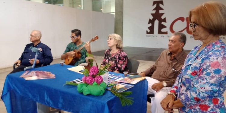 Conversatorio de "Mujeres de ayer, hoy y siempre", por parte de la psicocoach Yelitza Maza.