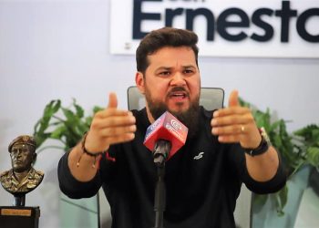 Gobernador Ernesto Luna.