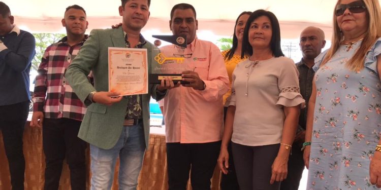 <strong> “El Deltanito” recibió las llaves del municipio Libertador por su aporte al folclor</strong> 1 WhatsApp Image 2023 03 21 at 11.42.04