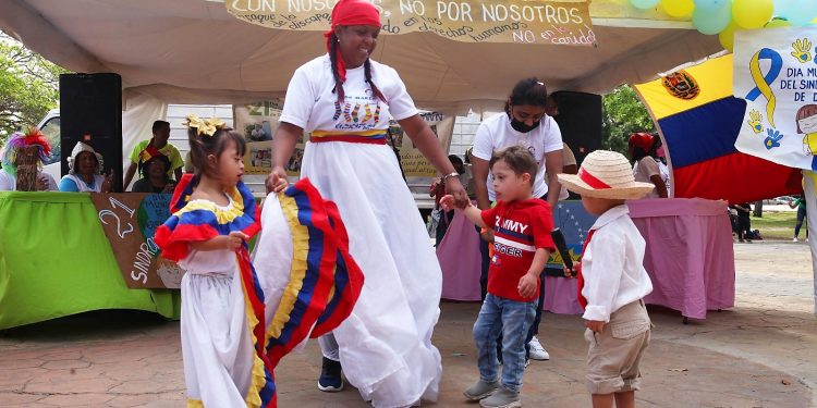 Alcaldía de Maturín conmemora Día Internacional del Síndrome de Down 1 Los niños y niñas del Instituto de Educación Especial Bolivariano "Teresa Leonet" expresan sus potenciales artísticas en el Día Internacional del Síndrome de Down. (Foto: Ruby González)