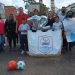 <strong>Gobernador Luna entrega material deportivo a la escuela Vicente Salías</strong> 11 Jóvenes del Grupo Escolar Vicente Salias en compañía del presidente del Instituto de Deporte del Estado Monagas, Ovidio González. (Foto: David Rivas).