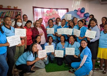 Entrega de certificados a promotoras del Plan Parto Humanizado y Lactancia Materna