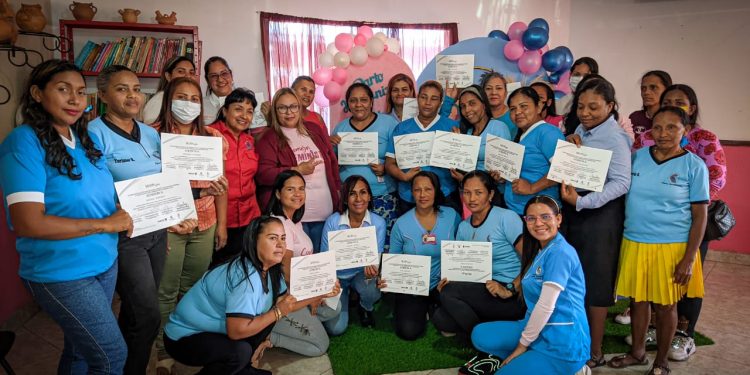 Entregan certificados a promotoras del Plan Parto Humanizado en el municipio Sotillo 1 Entrega de certificados a promotoras del Plan Parto Humanizado y Lactancia Materna