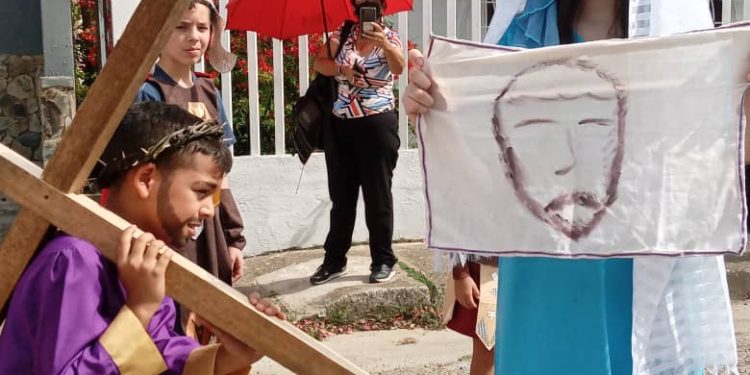 Sebastián Guerrero, escenificó a Él Nazareno.