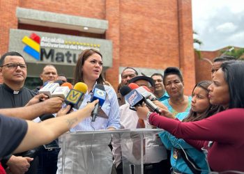 La alcaldesa Ana Fuentes detalla las actividades religiosas, culturales, deportivas y recreativas que realizarán durante la celebración de la Semana Santa en Maturín.  (Foto: Nerkys Fajardo)