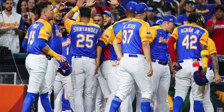 <strong>Venezuela gana su 3er juego y se mantiene invicta en el Clásico Mundial de Beisbol</strong> 1 image 33