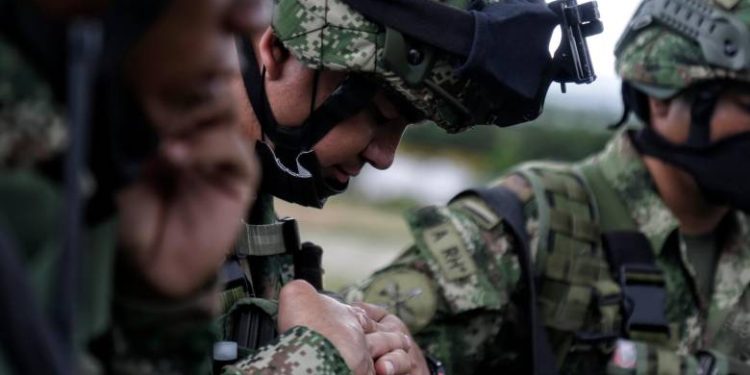 <strong>Militares fueron emboscados con explosivos y disparos de fusil en Colombia</strong> 1 Militares