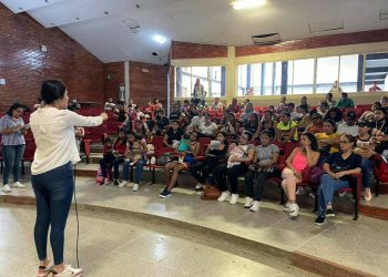 Este lunes las damas captadas en el censo recibieron la orientación debida por parte de los especialistas y ginecoobstetras