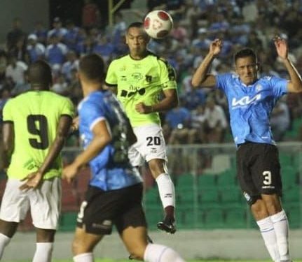 El defensor venezolano compareció en entrevista con MADERO SPORTS de lo que será la previa ante Boca por Copa Libertadores. Perozo habló de la actualidad del Xeneize, la salida de Ibarra y el deseo de Monagas en la competencia internacional.