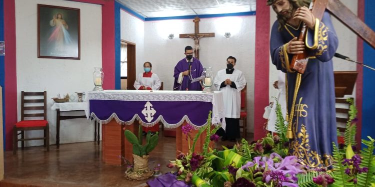 Monaguenses reafirman su Fe a “El Nazareno” 1 Los devotos le pagan penitencia al Nazareno, acompañándolo en una procesión que reafirma su fe cristiana.