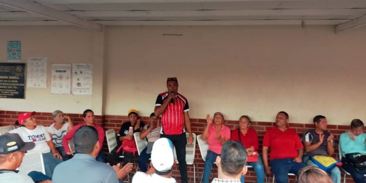Inicia encuentro "Todo 11 tiene su 13" en Ezequiel Zamora 1 Los líderes sociales desarrollan un conversatorio sobre los hechos históricos ocurridos hace 21 años de aquel 11; 12 y 13 de abril 2002. (Foto: Cortesía Eulices Milano)
