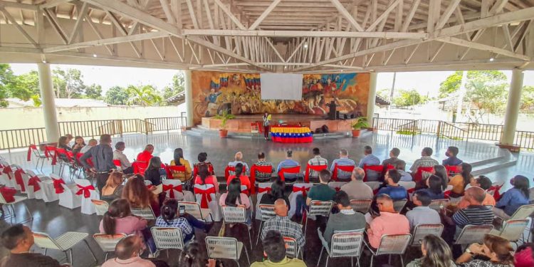 Foro enmarcado en la lucha anticorrupción se realiza en Ezequiel Zamora 1 El gremio de abogados en el municipio Ezequiel Zamora participa en Foro denominado “La lucha contra la corrupción". (Foto: Cortesía Larry Bellorín)