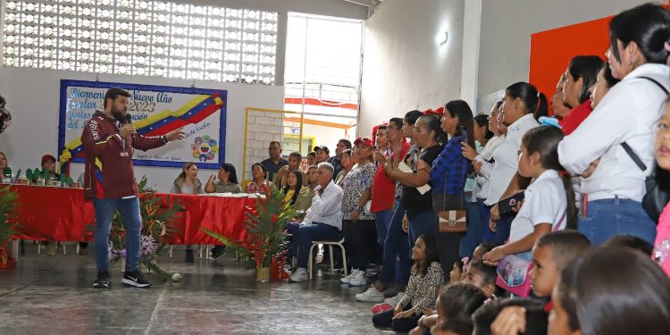 380 alumnos del centro Educativo “Dr. Julián Padrón” recibirán clases en aulas totalmente rehabilitadas por la gestión que ejecuta Ernesto Luna en Monagas. (Foto: Eliseo Pereira)