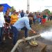 Gobernador Luna potencia servicios públicos e infraestructuras educativas en Punceres 11 En el sector Brisas del Aeropuerto de Tropical, el gobernador Ernesto Luna y el alcalde Adrián Márquez activaron un pozo de agua para favorecer a 500 familias. (Foto: Eliseo Pereira)