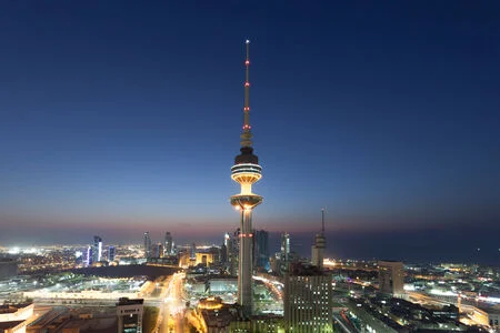 35626664 la torre de la liberacion en la ciudad de kuwait en ngiht la torre simboliza la liberacion de