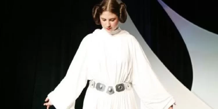 En subasta vestido de Princesa Leia, de Star Wars podría alcanzará los 2 millones de dólares 1 Leia vestido jpeg