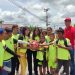 Gobernador Luna continúa trabajos de masificación deportiva en La Manga 12 Niños del sector La Manga reciben donación de implementos deportivos. (Foto: David Rivas)