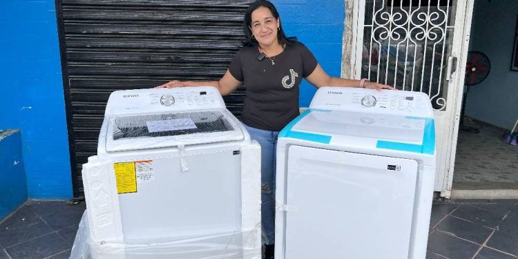 Luna brinda apoyo a emprendedoras para continuar actividades económicas productivas 1 WhatsApp Image 2023 05 16 at 7.03.33 PM