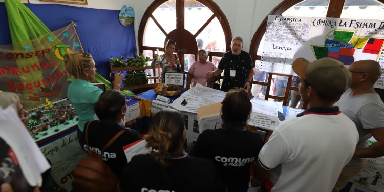 Foto 1: Voceros de consejos comunales monaguenses exponen experiencias productivas por medio del sistema SINCO. (Foto: Franklin Aguilera)