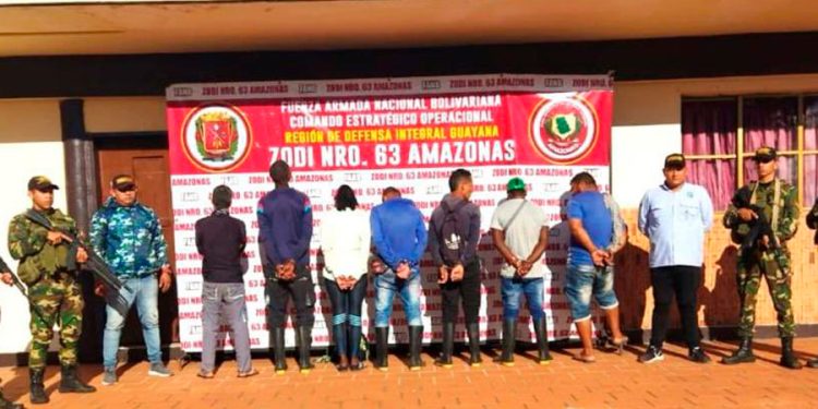 FANB captura a traficantes de oro en el río Orinoco 1 fanb zodi amazonas 7013