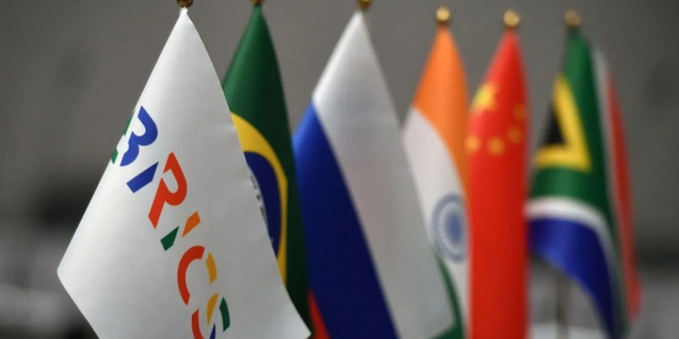Los BRICS podrían debatir el uso de una moneda común en su próxima cumbre 1 image 38