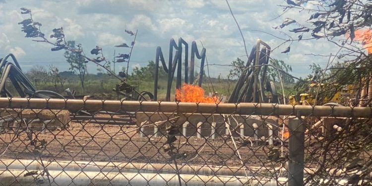 Controlan incendio en Pdvsa Monagas e investigan posibles causas del siniestro 1 FzKxumFWYA88qqE