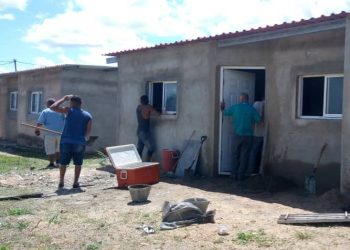 Foto 1: El Complejo Habitacional Paramaconi tiene un 88 por ciento de avance en la construcción de la primera fase (44 casas).