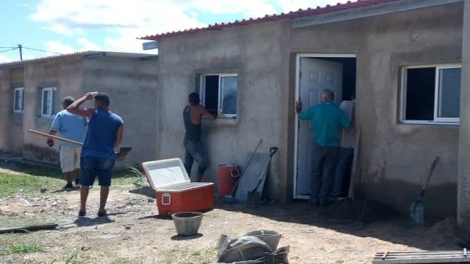 Gobernador ordena supervisar construcción de viviendas en Complejo Paramaconi 1 Foto 1: El Complejo Habitacional Paramaconi tiene un 88 por ciento de avance en la construcción de la primera fase (44 casas).