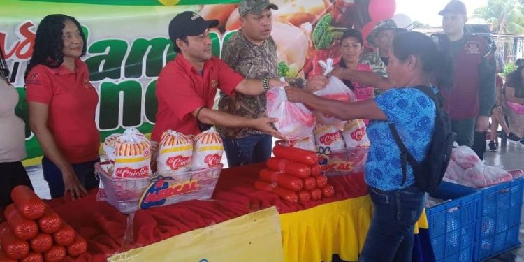 Atendidas más de mil 600 familias con venta de proteínas en Cedeño 1 WhatsApp Image 2023 06 03 at 6.18.38 PM