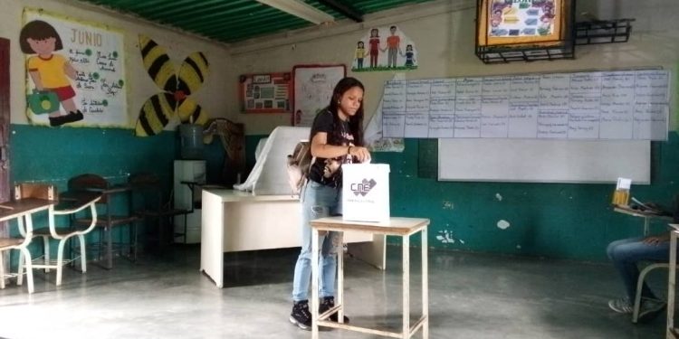 Renovadas las vocerías de 11  consejos comunales de Aguasay 1 WhatsApp Image 2023 06 15 at 9.54.34 AM