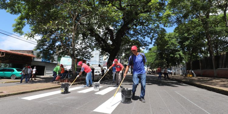 Alcaldía de Maturín realiza trabajos de señalización en la avenida Bicentenario 1 WhatsApp Image 2023 06 19 at 6.43.36 PM 1