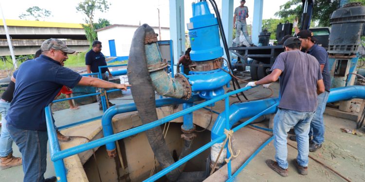 Gobierno instala dos bombas de 100hp para aumentar entrada de agua a planta del Guarapiche 1 WhatsApp Image 2023 06 21 at 10.44.43 AM