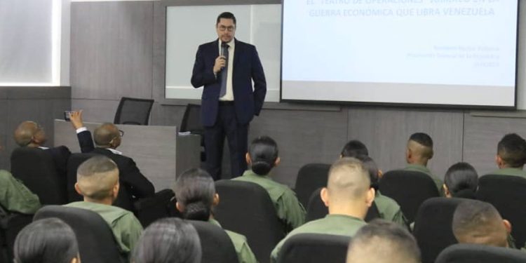 procurador general de la republica impartio conferencia sobre las dimensiones de la guerra economica 7726