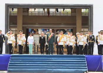 Presidente Maduro lideró desfile militar con motivo del 212 aniversario del Día de la Declaración de la Independencia 1 F0Ss0cPWIAEW 39