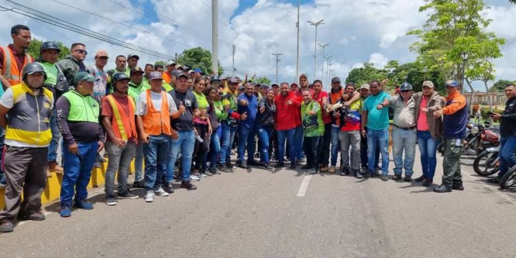 Alcalde de Cedeño y motorizados buscan mejorar el servicio de mototaxis en la localidad 1 WhatsApp Image 2023 07 12 at 12.53.04 PM