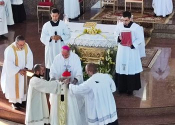 cardenal baltazar porras recibio el palio arzobispal 8864