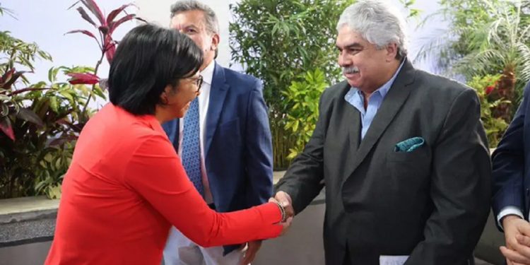 delcy rodriguez y pedro rivas 8734