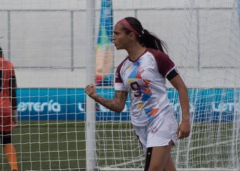 deyna castellanos 8492