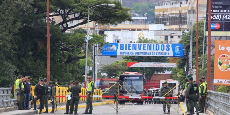 Asamblea Nacional investigará presuntas restricciones a transportistas venezolanos para pasar la frontera con Colombia 1 frontera tachira colombia 4254