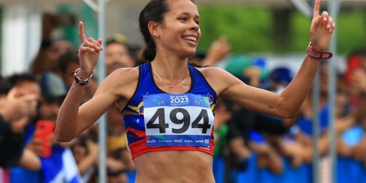Joselyn Brea se colgó la medalla de oro en la media maratón de 21K en San Salvador 1 joselyn brea 8509