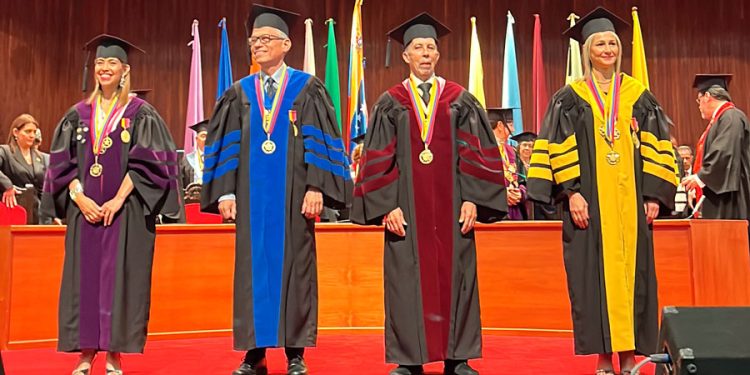 Juramentan a nuevas autoridades de la Universidad Central de Venezuela 1 juramentadas nuevas autoridades de la ucv 9300