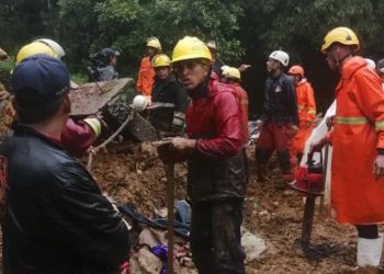 labores de rescate cuerpo de bomberos bocono 8662