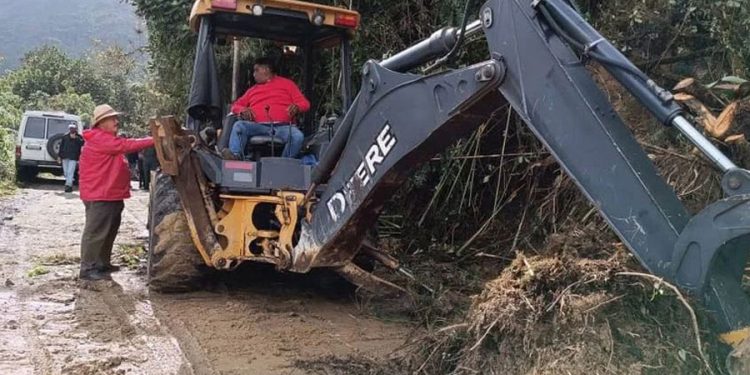 Continúan labores en Boconó para despejar vías afectadas por fuertes lluvias 1 mantienen en bocono labores para despejar vias afectadas por fuertes lluvias 8816
