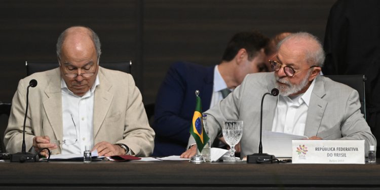 canciller de brasil mauro vieira junto al presidente luiz inacio lula da silva 10151
