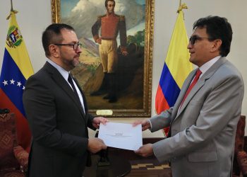 canciller yvan gil recibe a nuevo embajador de colombia milton rengifo 10211